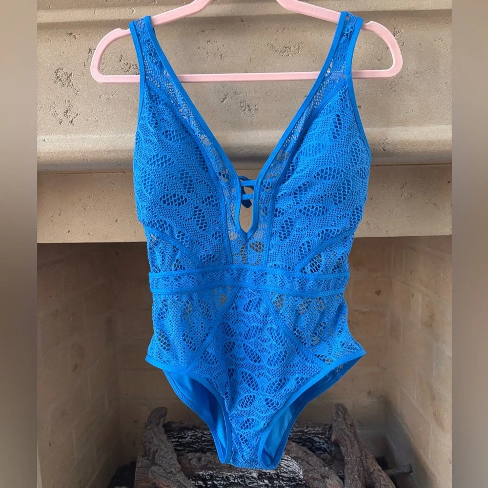 BECCA Blue Color Play Crochet Plunge One-Piece Swimsuit Size XL - Picture 3 of 7
